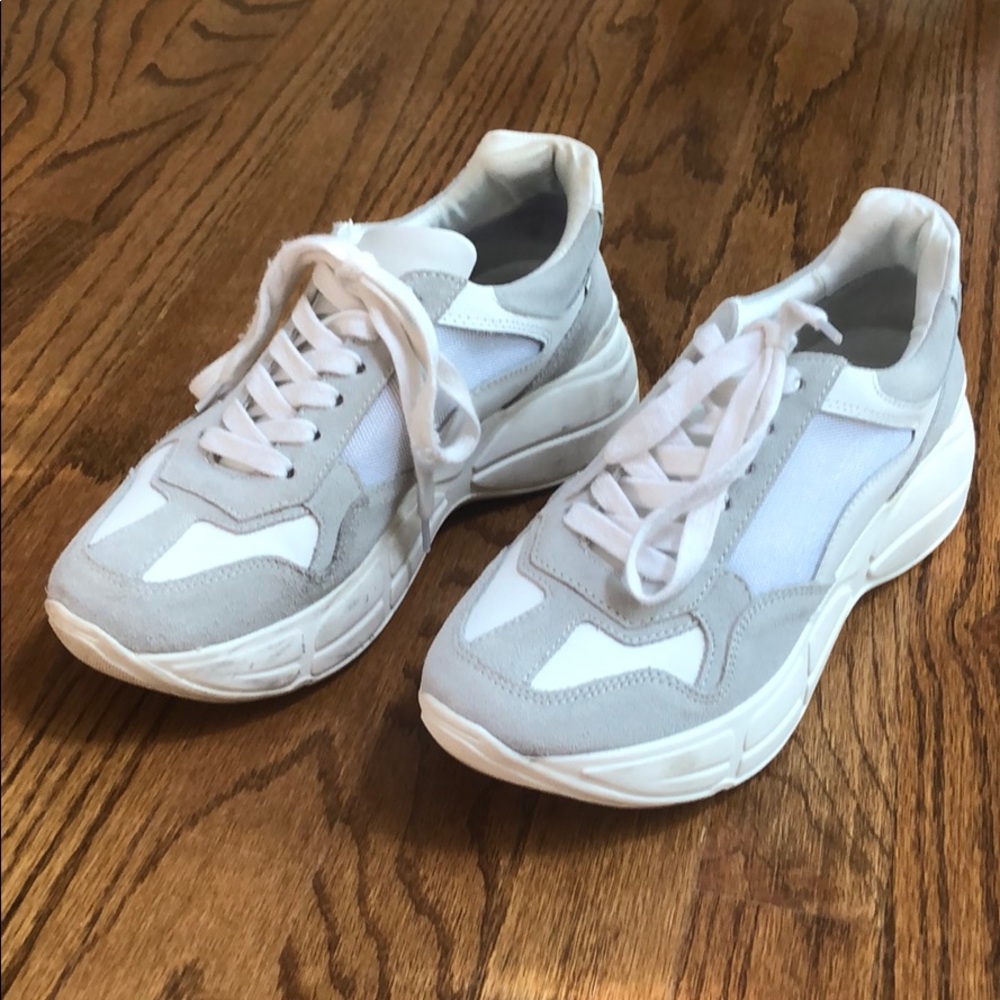 Steve Madden Memo Sneakers